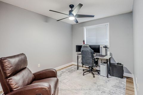 Photo 6 at 30 Hewitt Place, Georgian Drive, Barrie