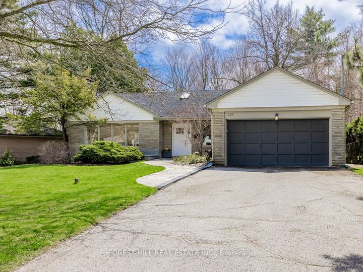 Photo 2 at 137 Citation Drive, Bayview Village, Toronto