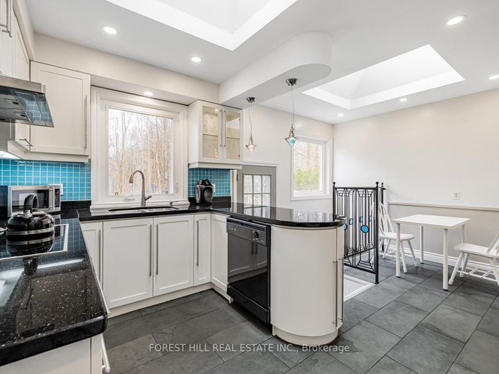 Photo 11 at 137 Citation Drive, Bayview Village, Toronto