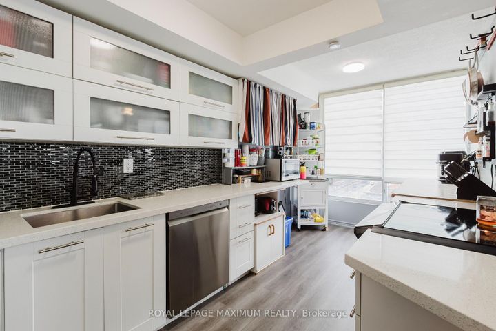 Photo 1 at 1101 - 26 Hanover Road, Queen Street Corridor, Brampton