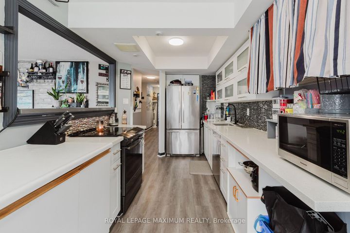 Photo 3 at 1101 - 26 Hanover Road, Queen Street Corridor, Brampton