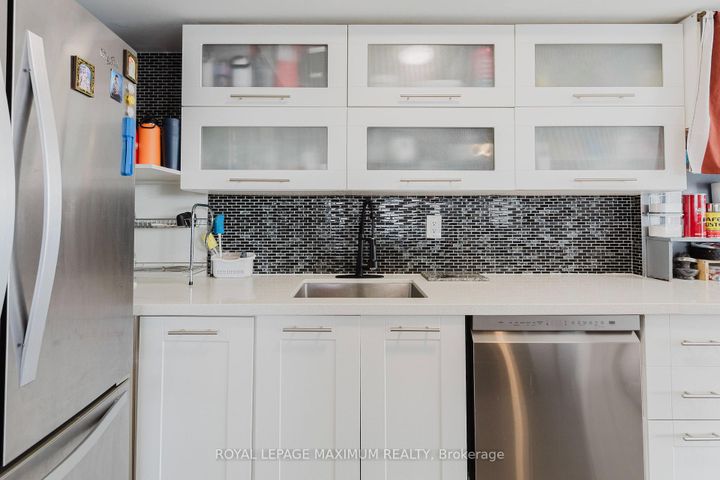 Photo 5 at 1101 - 26 Hanover Road, Queen Street Corridor, Brampton