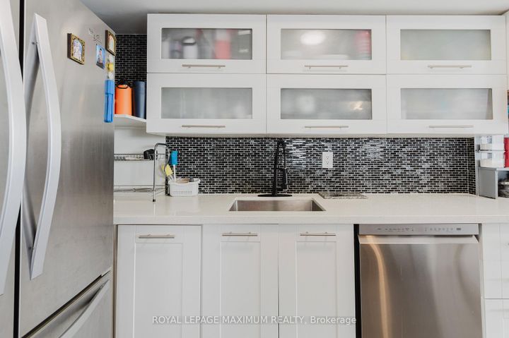 Photo 6 at 1101 - 26 Hanover Road, Queen Street Corridor, Brampton