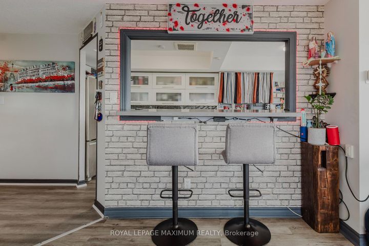 Photo 9 at 1101 - 26 Hanover Road, Queen Street Corridor, Brampton