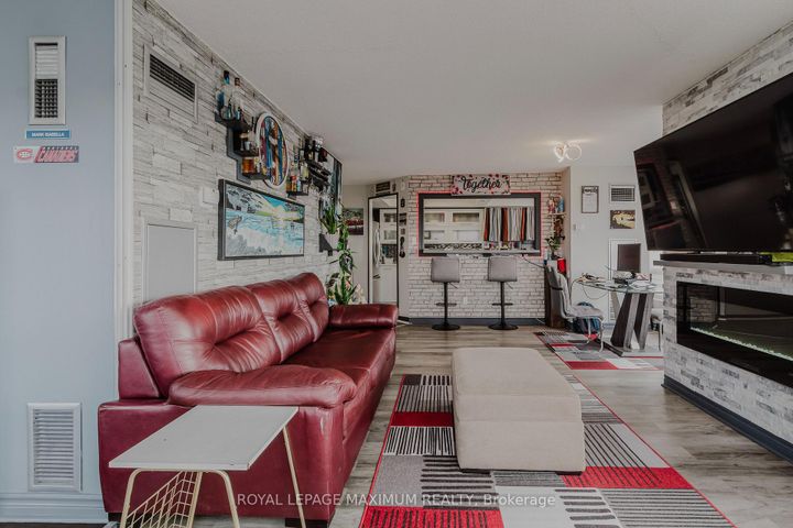 Photo 12 at 1101 - 26 Hanover Road, Queen Street Corridor, Brampton