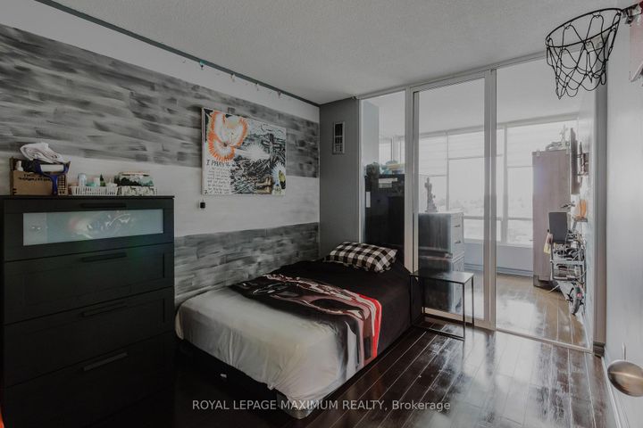 Photo 16 at 1101 - 26 Hanover Road, Queen Street Corridor, Brampton