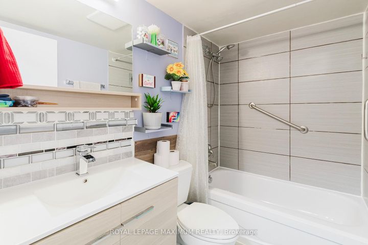 Photo 25 at 1101 - 26 Hanover Road, Queen Street Corridor, Brampton