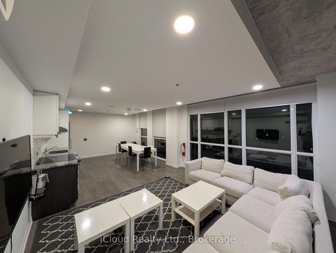 Photo 11 at 518 - 1900 Simcoe Street N, Samac, Oshawa