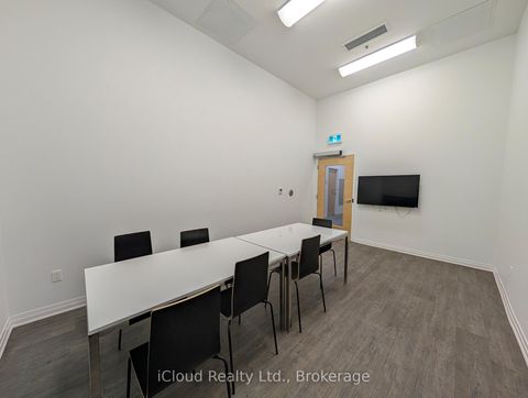 Photo 12 at 518 - 1900 Simcoe Street N, Samac, Oshawa