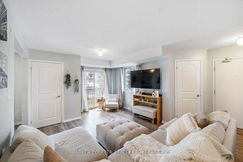 Photo 4 at 4 - 17 Cheltenham Road, Georgian Drive, Barrie