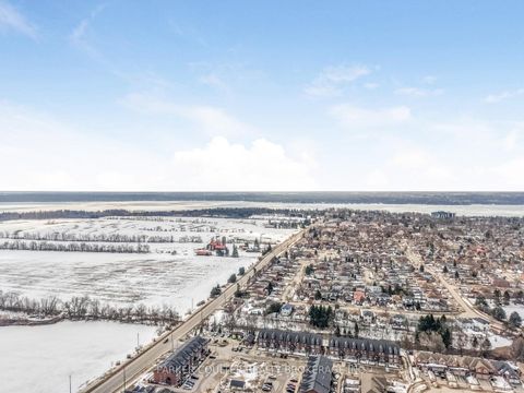 Photo 23 at 4 - 17 Cheltenham Road, Georgian Drive, Barrie