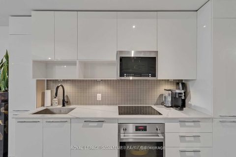 Photo 2 at 804 - 501 Adelaide Street W, Waterfront Communities C1, Toronto