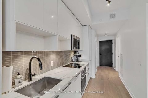 Photo 3 at 804 - 501 Adelaide Street W, Waterfront Communities C1, Toronto