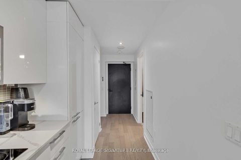 Photo 4 at 804 - 501 Adelaide Street W, Waterfront Communities C1, Toronto