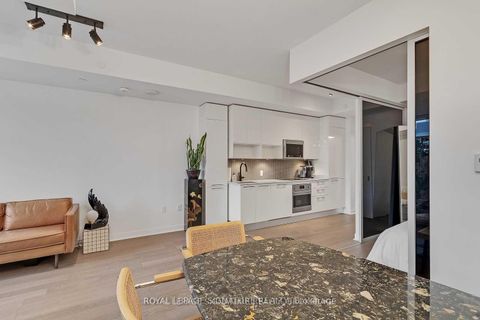 Photo 12 at 804 - 501 Adelaide Street W, Waterfront Communities C1, Toronto
