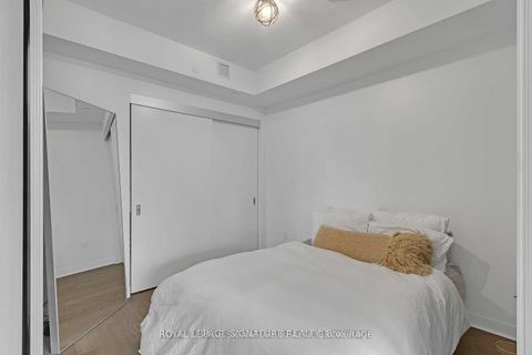 Photo 13 at 804 - 501 Adelaide Street W, Waterfront Communities C1, Toronto