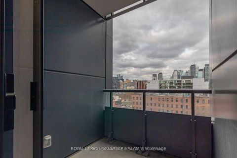 Photo 18 at 804 - 501 Adelaide Street W, Waterfront Communities C1, Toronto