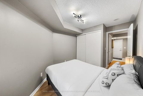 Photo 13 at 702 - 140 Simcoe Street, Waterfront Communities C1, Toronto