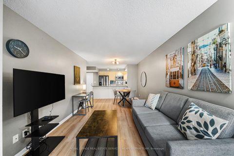 Photo 20 at 702 - 140 Simcoe Street, Waterfront Communities C1, Toronto