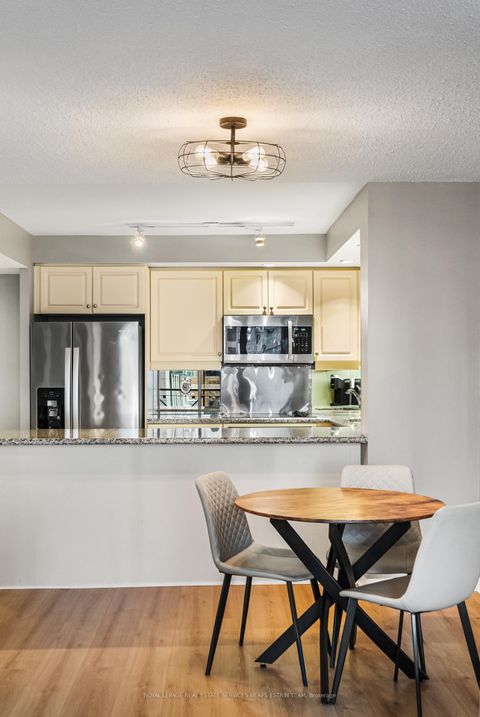 Photo 22 at 702 - 140 Simcoe Street, Waterfront Communities C1, Toronto