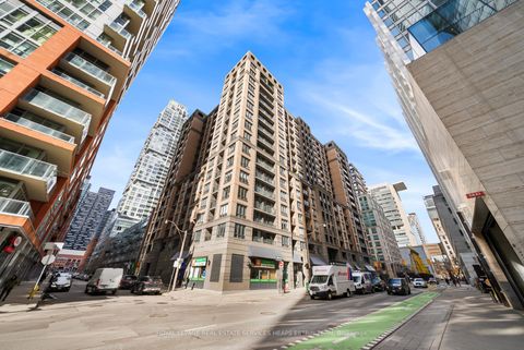 Photo 25 at 702 - 140 Simcoe Street, Waterfront Communities C1, Toronto
