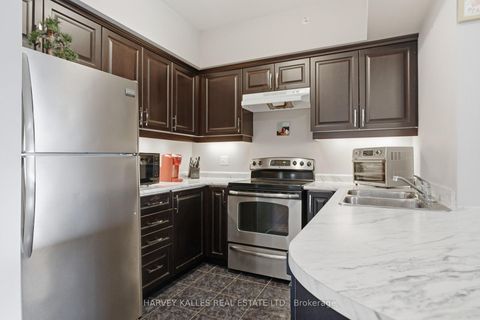 Photo 11 at 303 - 45 Ferndale Drive, Ardagh, Barrie