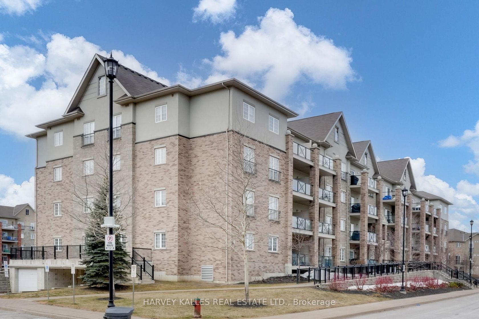 303 - 45 Ferndale Drive, Ardagh, Barrie photo 2