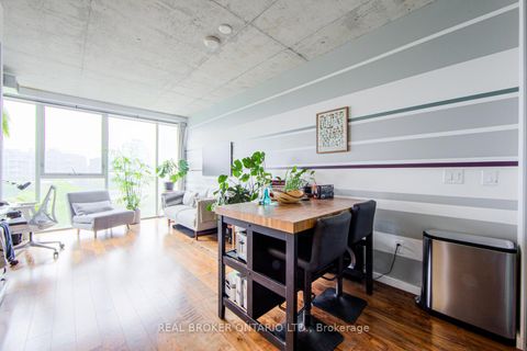 Photo 1 at 423 - 32 Trolley Crescent, Moss Park, Toronto