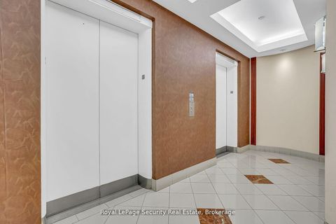 Photo 4 at 403 - 980 Yonge Street, Annex, Toronto