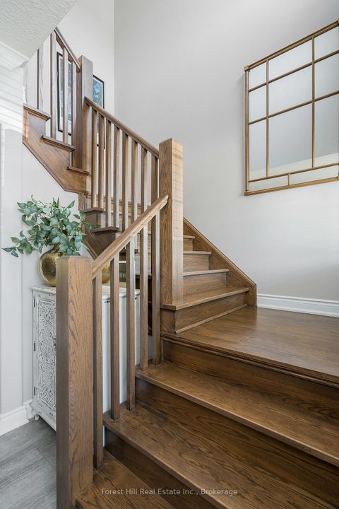 Photo 20 at 21 Marta Crescent, Ardagh, Barrie