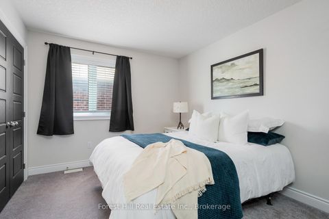 Photo 26 at 21 Marta Crescent, Ardagh, Barrie