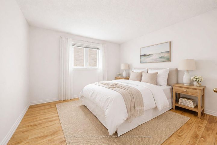 Photo 20 at 1595 Flamborough Circle, East Credit, Mississauga