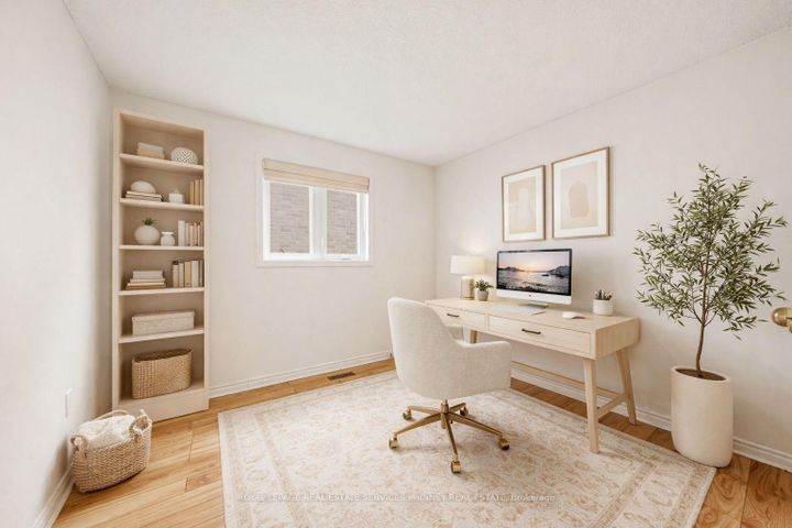 Photo 21 at 1595 Flamborough Circle, East Credit, Mississauga