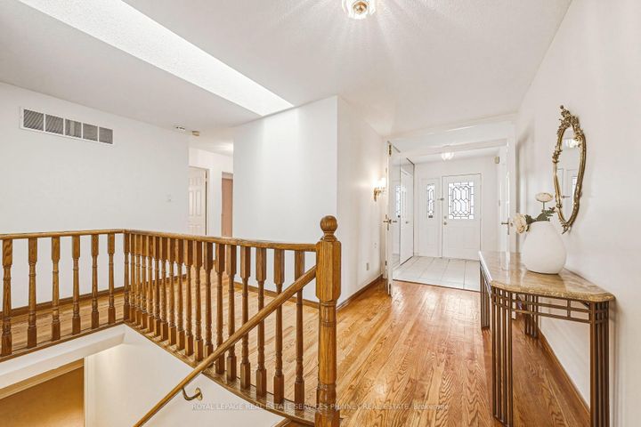 Photo 23 at 1595 Flamborough Circle, East Credit, Mississauga