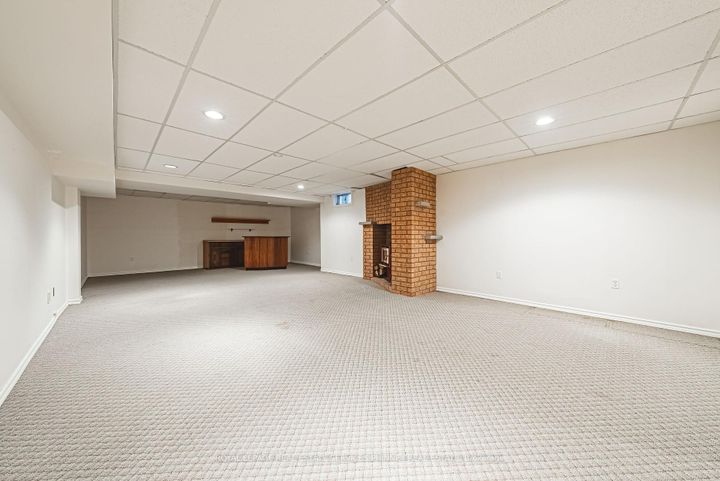 Photo 24 at 1595 Flamborough Circle, East Credit, Mississauga