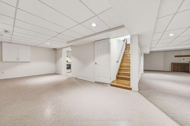 Photo 26 at 1595 Flamborough Circle, East Credit, Mississauga