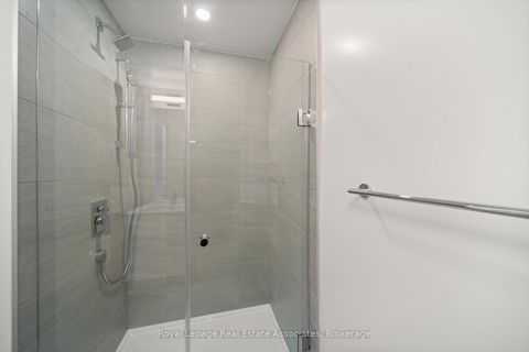 Photo 10 at 1004 - 1 Quarrington Lane, Don Mills, Toronto