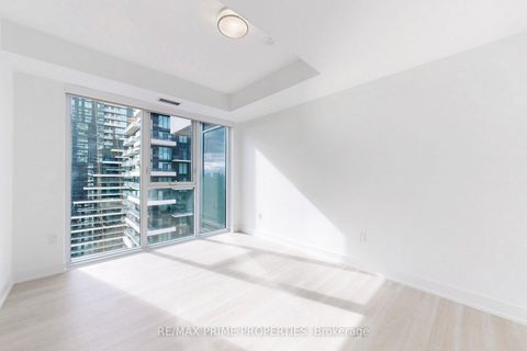 Photo 9 at 2401 - 30 Inn On The Park Drive, Don Mills, Toronto