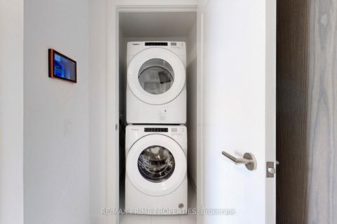 Photo 13 at 2401 - 30 Inn On The Park Drive, Don Mills, Toronto