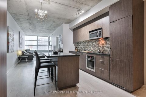 Photo 5 at 606 - 478 King Street W, Waterfront Communities C1, Toronto