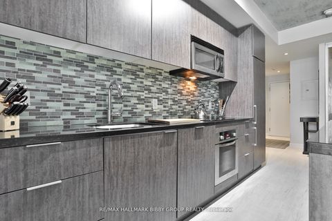 Photo 6 at 606 - 478 King Street W, Waterfront Communities C1, Toronto