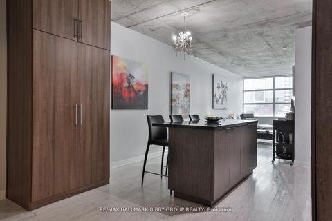 Photo 8 at 606 - 478 King Street W, Waterfront Communities C1, Toronto