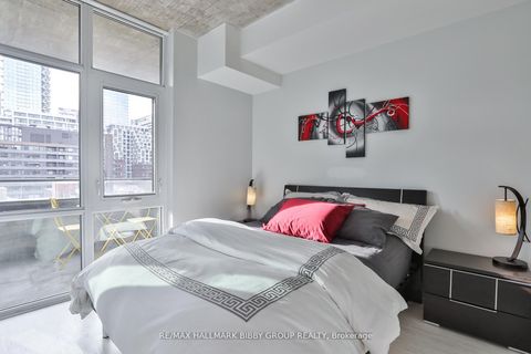 Photo 11 at 606 - 478 King Street W, Waterfront Communities C1, Toronto