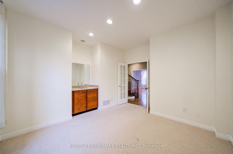 Photo 7 at 111 Theobalds Circle, Mill Pond, Richmond Hill