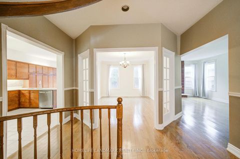 Photo 9 at 111 Theobalds Circle, Mill Pond, Richmond Hill