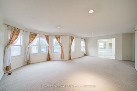 Photo 18 at 111 Theobalds Circle, Mill Pond, Richmond Hill