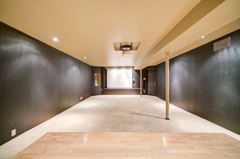 Photo 31 at 111 Theobalds Circle, Mill Pond, Richmond Hill