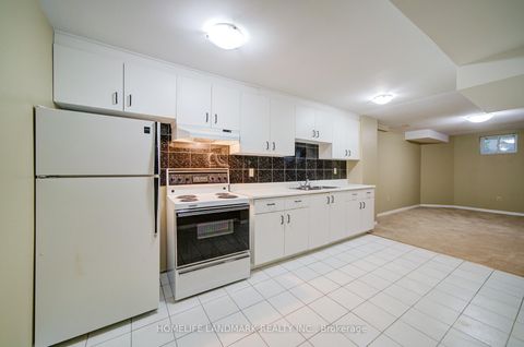 Photo 32 at 111 Theobalds Circle, Mill Pond, Richmond Hill