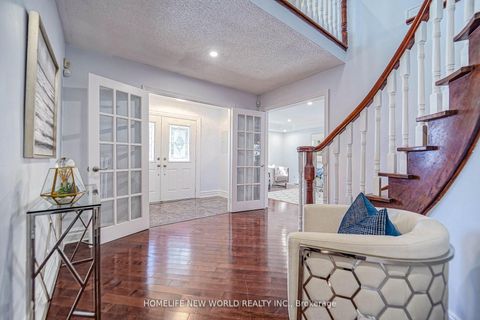 Photo 4 at 15 Marylebone Crescent, Oak Ridges Lake Wilcox, Richmond Hill