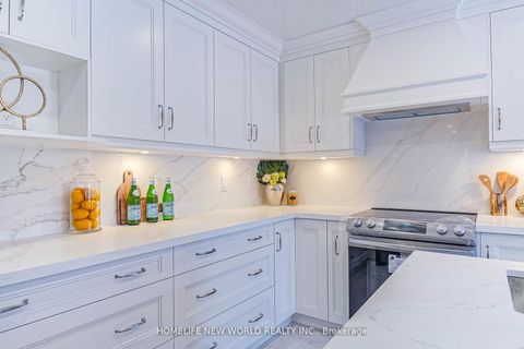 Photo 15 at 15 Marylebone Crescent, Oak Ridges Lake Wilcox, Richmond Hill